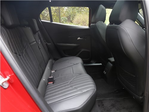 Тест-драйв Peugeot 2008 (поколение II) - Чем топовый Peugeot 2008 схож с... калейдоскопом