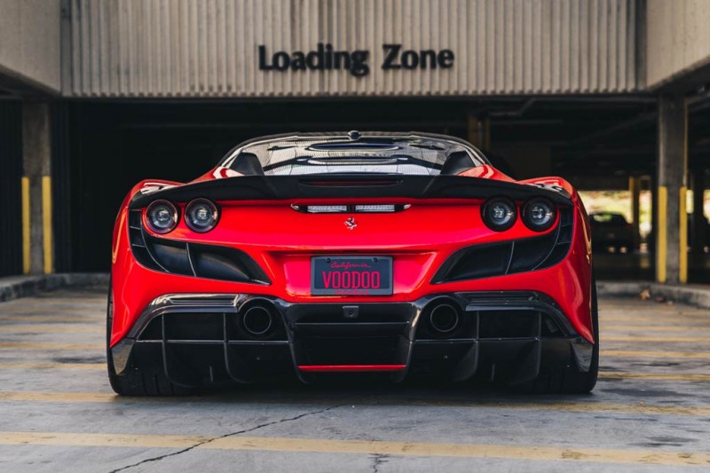 Доработанный Ferrari F8 Tributo от 1016 Industries удивил золотыми колесами