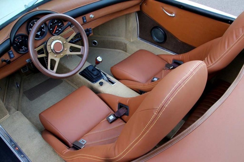 Фольксваген Жук превратили в реплику классического Porsche 959 Speedster