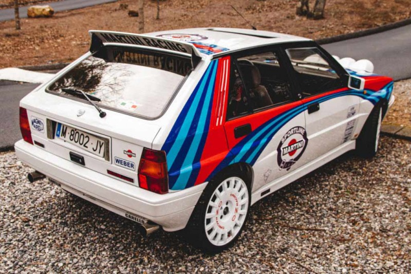За эффектный &laquo;раллийный&raquo; Lancia Delta HF Integrale 16V предлагают 3,4 млн рублей