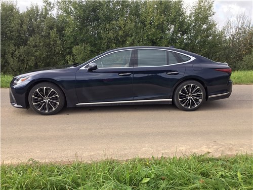 Способен ли Lexus LS 500 обыграть Mercedes 2 Способен ли Lexus LS 500 обыграть Mercedes
