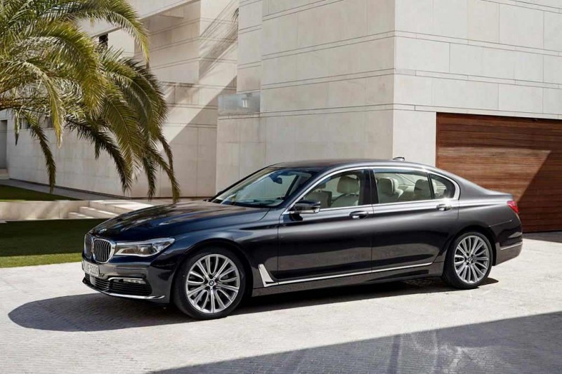 Обзор флагманской BMW 7 Series 2021: комплектации и цены, фото в новом кузове