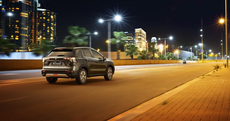 Первое знакомство с кроссовером Suzuki SX4 третьего поколения