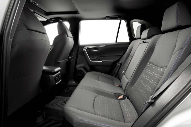 Кроссовер Toyota RAV4 2022 модельного года получил новую диодную оптику