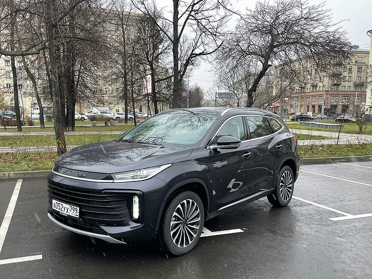 Чем премиальней шкаф, тем громче падает: тест-драйв обновленного Exeed TXL 1 Чем премиальней шкаф, тем громче падает: тест-драйв обновленного Exeed TXL