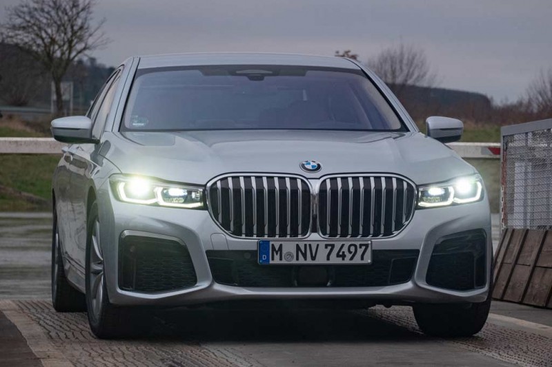 Обзор флагманской BMW 7 Series 2021: комплектации и цены, фото в новом кузове