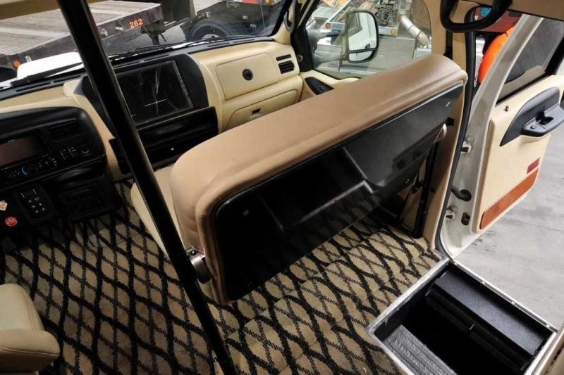 Владелец кемпера &laquo;World Cruiser&raquo; на базе Ford F-750 не смог найти покупателя на машину