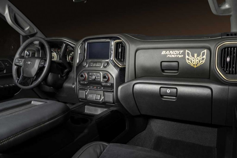 Chevrolet Silverado Bandit Truck: модификация в стиле фильма &laquo;Полицейский и бандит&raquo;