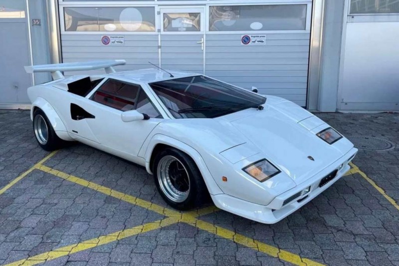 В продаже Lamborghini Countach за 6,9 млн рублей: от оригинала почти не отличить