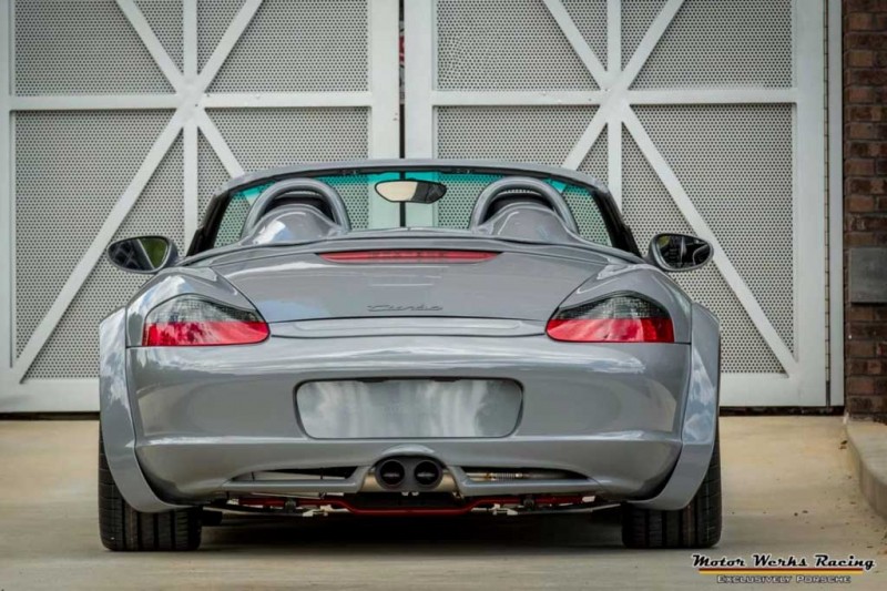 В продаже серьезно модифицированный Porsche Boxster 1997 года с 550-сильным движком