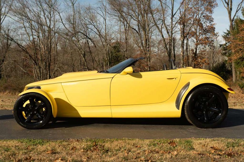 Модифицированный Plymouth Prowler с мотором V8 Hemi ушел с молотка за 3,0 млн рублей