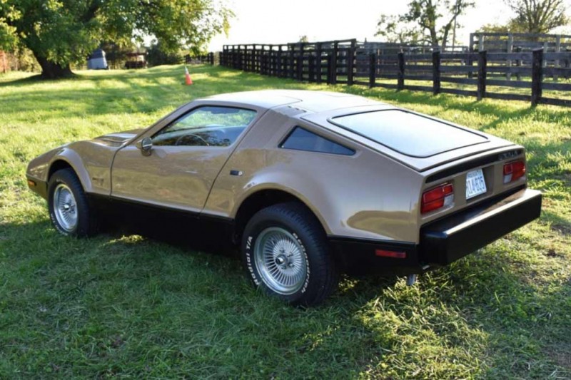 Канадский Bricklin SV-1 с дверьми типа &laquo;крыло чайки&raquo; ушел с молотка всего за ₽1,9 млн