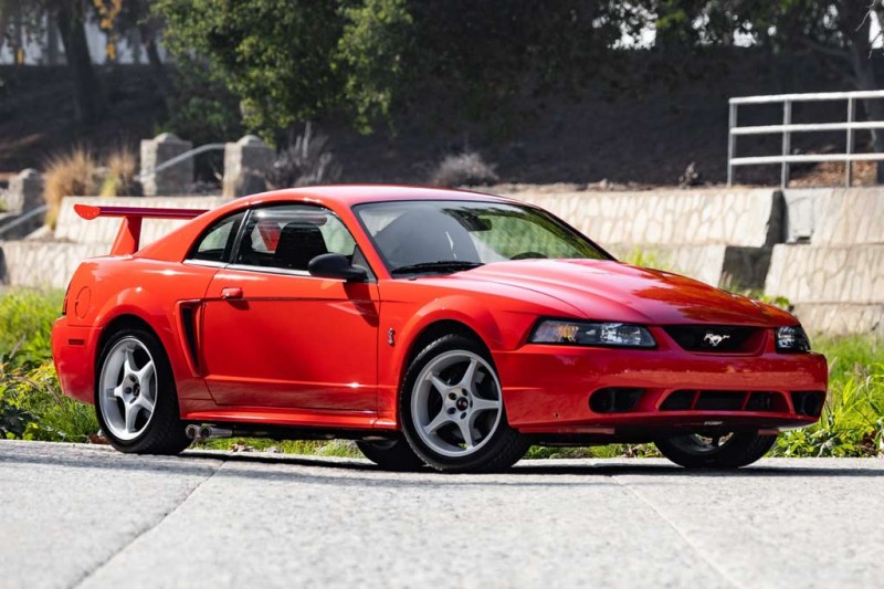 Ford Mustang Cobra R с минимальным пробегом готов уйти с молотка за 4,5 млн рублей