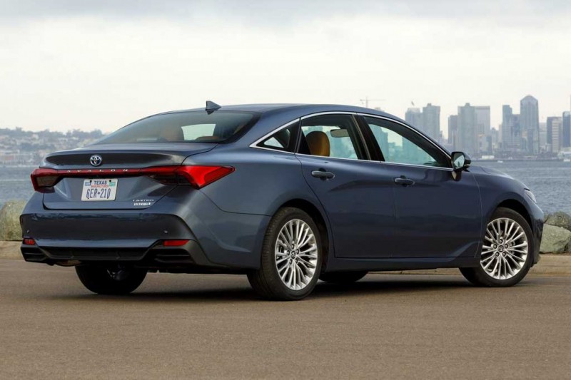 Продажи падают: японцы обновили Toyota Avalon перед снятием с производства