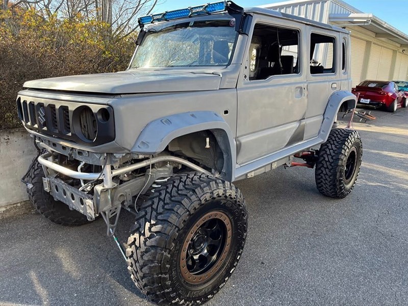 Пятидверный Suzuki Jimny построят студенты