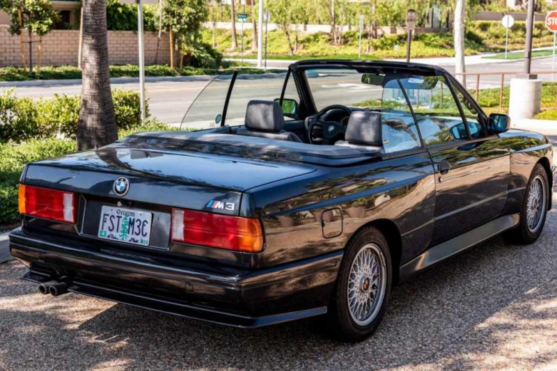 30-летний кабриолет BMW M3 (E30) ушел молотка за 7,4 млн: таких выпустили 786 шт 1 30-летний кабриолет BMW M3 (E30) ушел молотка за 7,4 млн: таких выпустили 786 шт