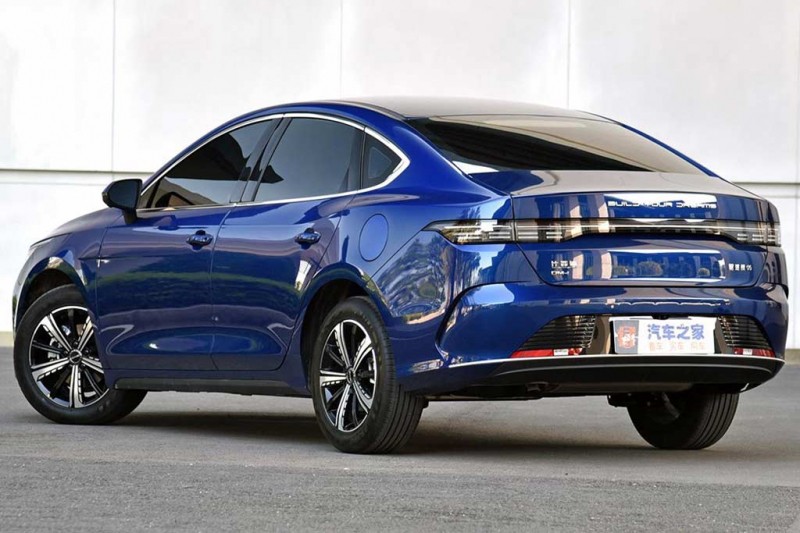 BYD Destroyer 05: новый гибридный седан от китайского производителя
