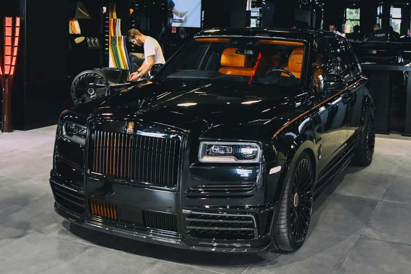 К открытию бутика Mansory в ОАЭ тюнеры подготовили спецверсии люксовых SUV 4 К открытию бутика Mansory в ОАЭ тюнеры подготовили спецверсии люксовых SUV