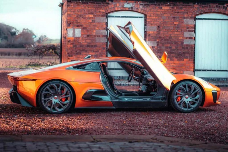 Jaguar C-X75 из фильма про Бонда продают за ₽85 млн: однако ездить на нем нельзя