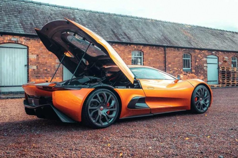 Jaguar C-X75 из фильма про Бонда продают за ₽85 млн: однако ездить на нем нельзя