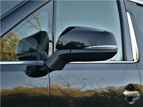 Toyota Alphard: зачем менять то, что идеально?