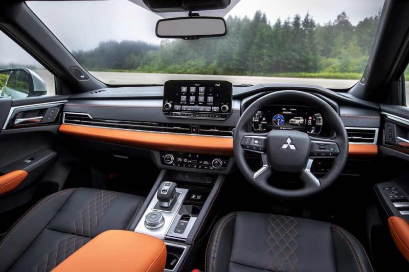Японцы выбирают PHEV: спрос на гибридный Outlander превысил прогноз в 7 раз 3 Японцы выбирают PHEV: спрос на гибридный Outlander превысил прогноз в 7 раз