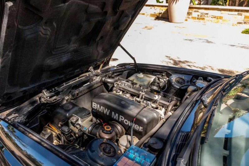 30-летний кабриолет BMW M3 (E30) ушел молотка за 7,4 млн: таких выпустили 786 шт 5 30-летний кабриолет BMW M3 (E30) ушел молотка за 7,4 млн: таких выпустили 786 шт