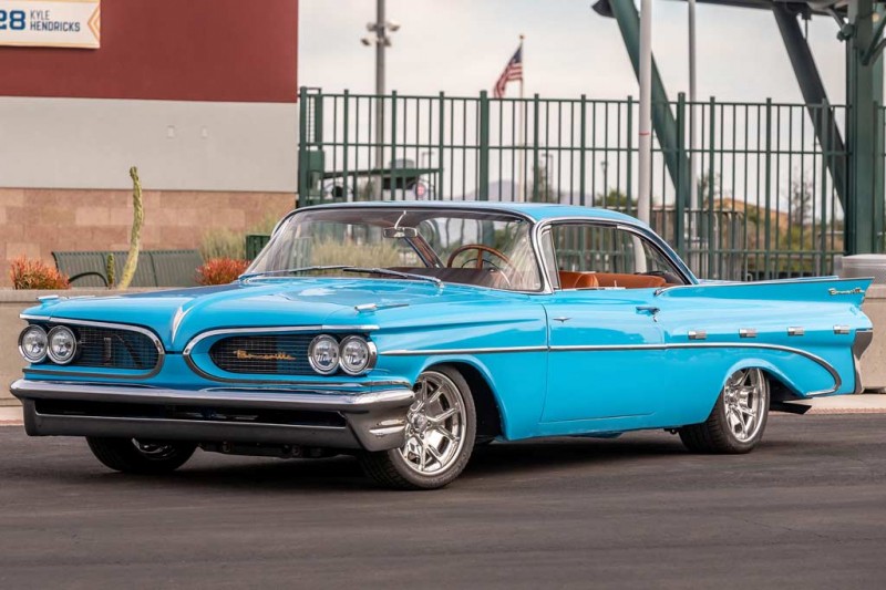 На аукцион выставлен эффектный рестомод на базе Pontiac Bonneville 1959 года