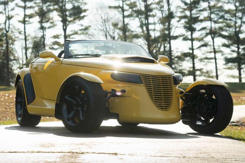 Модифицированный Plymouth Prowler с мотором V8 Hemi ушел с молотка за 3,0 млн рублей