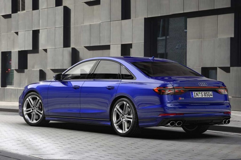 Audi перечислила новинки для России на 2022 год: загибайте пальцы