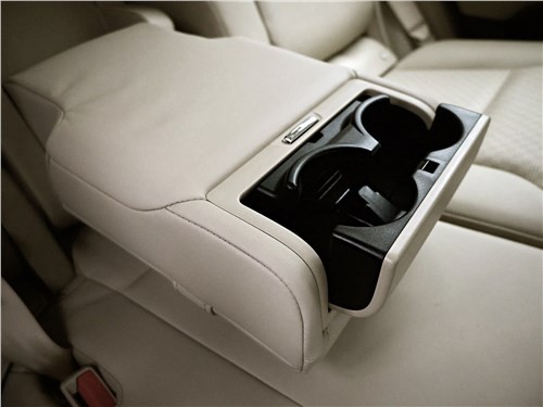 Новый Toyota Land Cruiser, пошла ли модернизация ему на пользу?