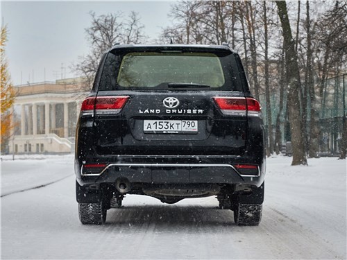 Новый Toyota Land Cruiser, пошла ли модернизация ему на пользу?