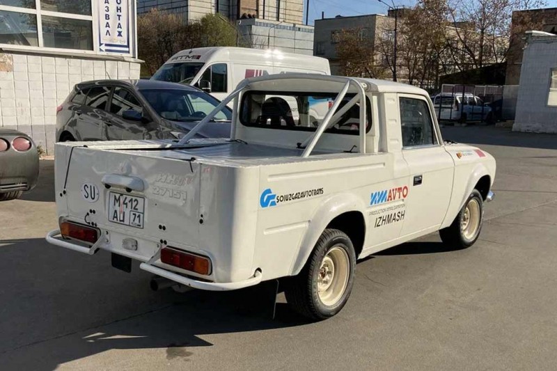 Уникальный гоночный пикап ИЖ 2715 продают почти за 3,0 млн рублей 4 Уникальный гоночный пикап ИЖ 2715 продают почти за 3,0 млн рублей