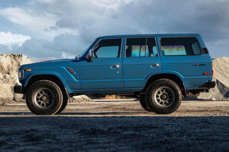 Переделку Land Cruiser J60 в рестомод с современной «начинкой» оценили в ₽13 млн 3 Переделку Land Cruiser J60 в рестомод с современной «начинкой» оценили в ₽13 млн