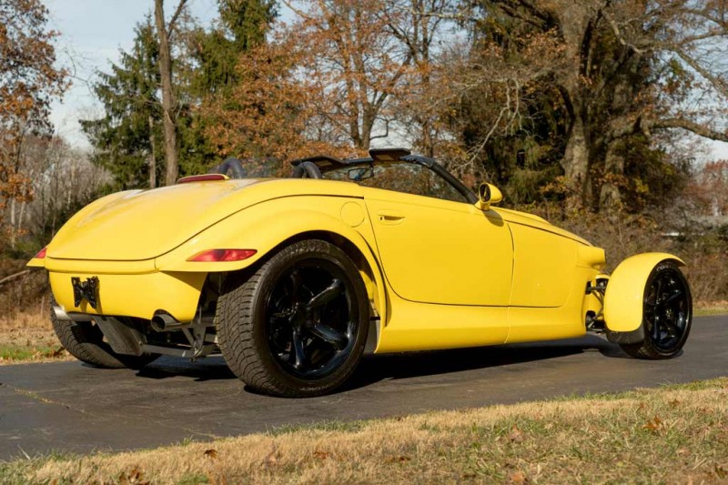 Модифицированный Plymouth Prowler с мотором V8 Hemi ушел с молотка за 3,0 млн рублей