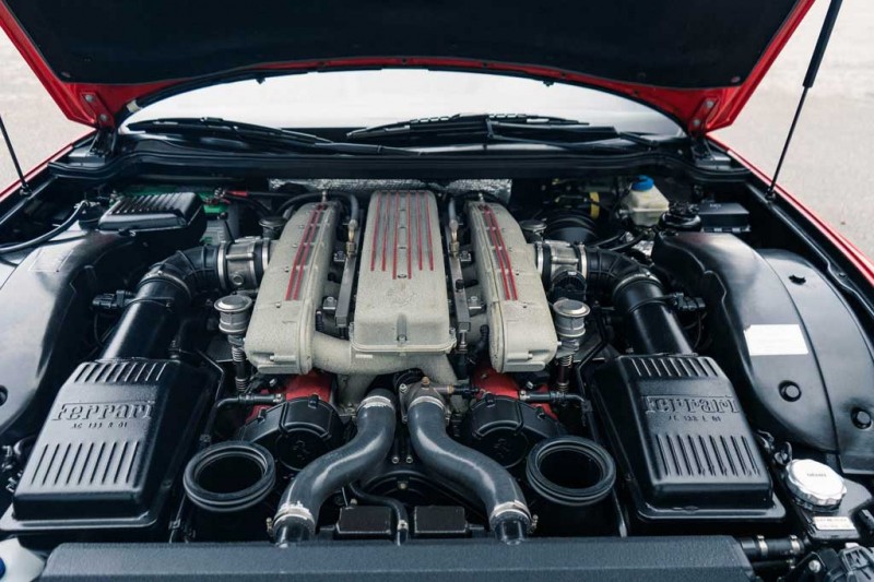 На торги выставлен Ferrari 575M Maranello: пока за авто предлагают меньше 2 млн рублей