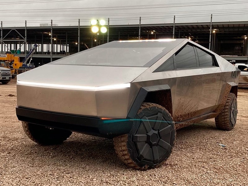 Серийный Tesla Cybertruck станет мощнее и дороже