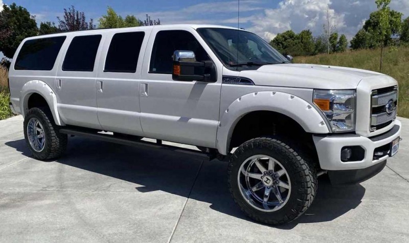 Шестидверный внедорожник на базе пикапа Ford F-250 пустят с молотка