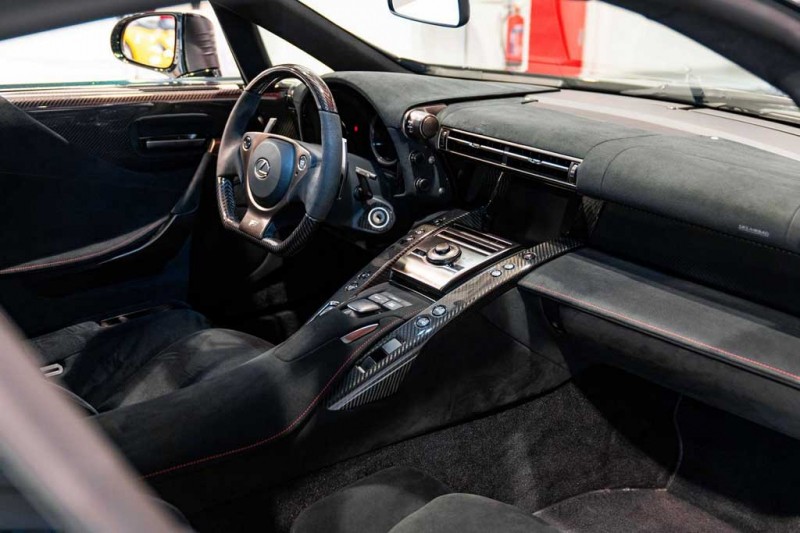 Лексус LFA в версии Nurburgring Edition за последние годы ощутимо прибавил в цене