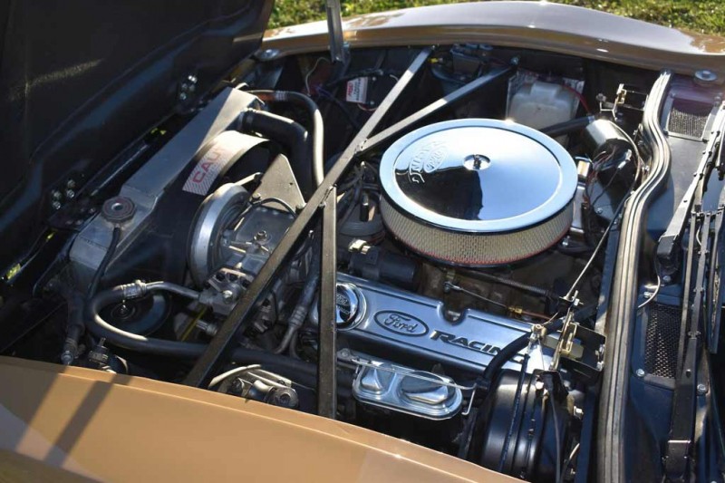 Канадский Bricklin SV-1 с дверьми типа &laquo;крыло чайки&raquo; ушел с молотка всего за ₽1,9 млн
