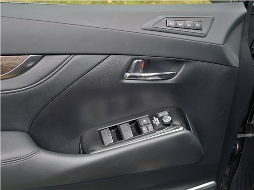 Toyota Alphard: зачем менять то, что идеально?