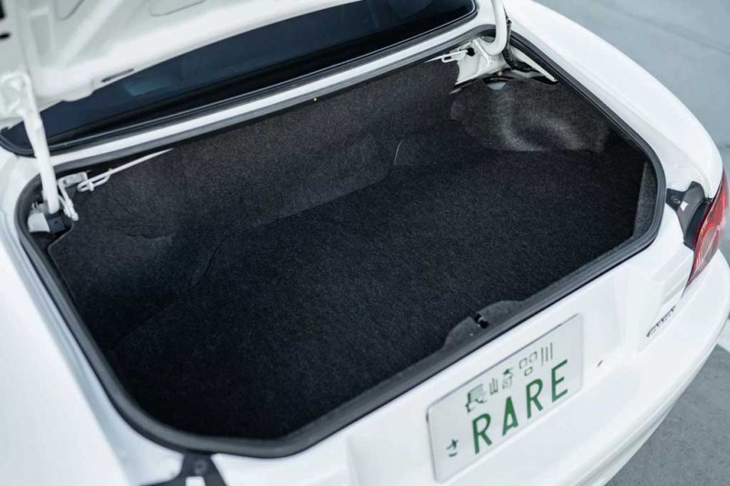 Mazda MX-5 в необычном кузове: таких было только 173 шт, а этот еще более редкий