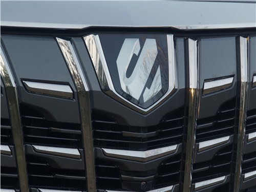 Toyota Alphard: зачем менять то, что идеально?