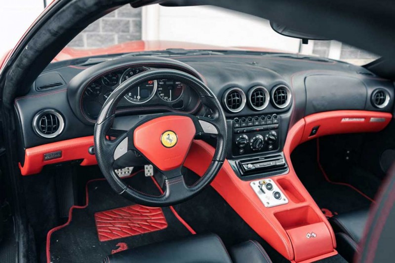 На торги выставлен Ferrari 575M Maranello: пока за авто предлагают меньше 2 млн рублей