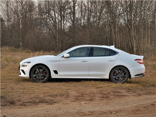 Тест-драйв Genesis G70 (поколение I рестайлинг) - Новый Genesis G70 расправляет крылья и учится летать