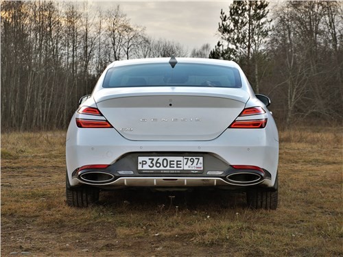 Тест-драйв Genesis G70 (поколение I рестайлинг) - Новый Genesis G70 расправляет крылья и учится летать