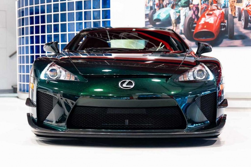 Лексус LFA в версии Nurburgring Edition за последние годы ощутимо прибавил в цене