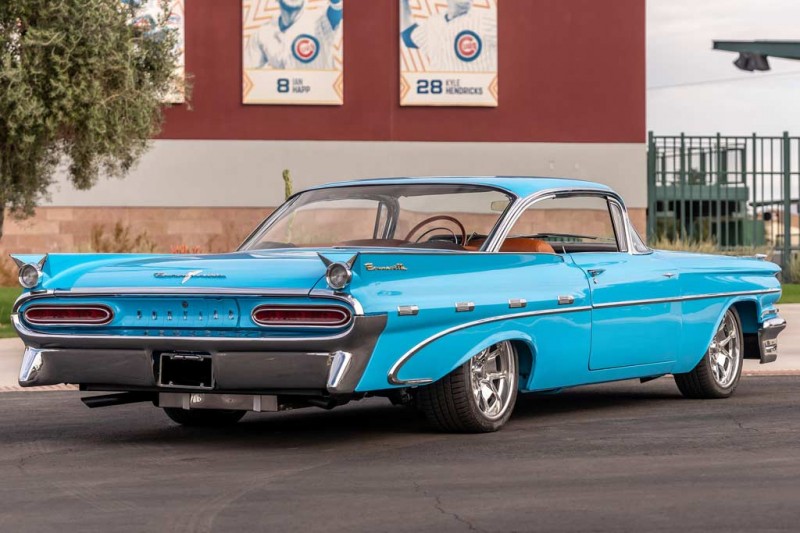 На аукцион выставлен эффектный рестомод на базе Pontiac Bonneville 1959 года