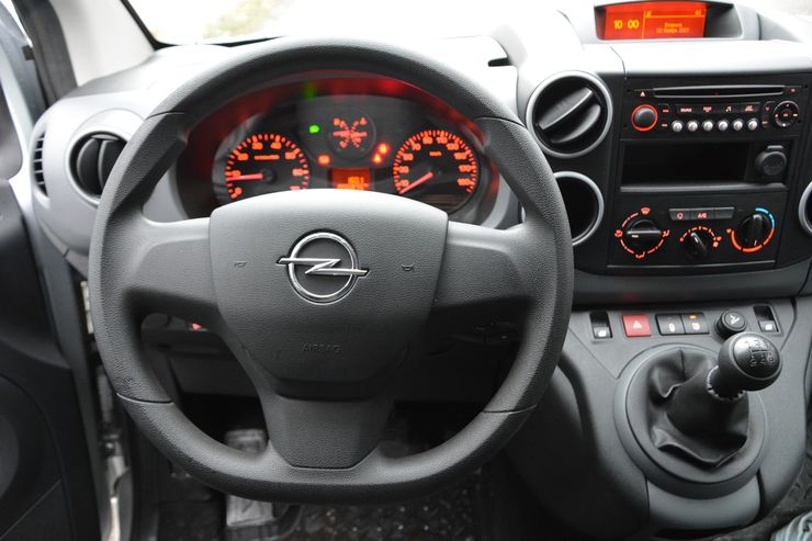 И не мал, и удал: длительный тест-драйв Opel Combo Cargo