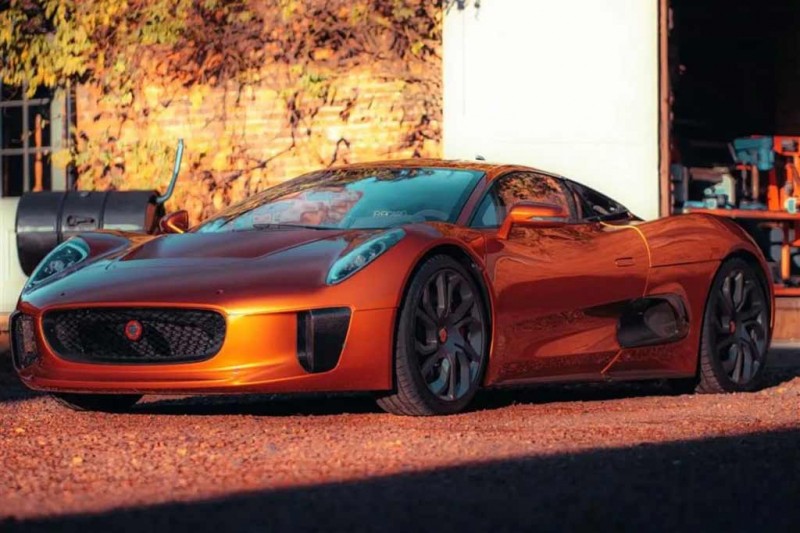Jaguar C-X75 из фильма про Бонда продают за ₽85 млн: однако ездить на нем нельзя